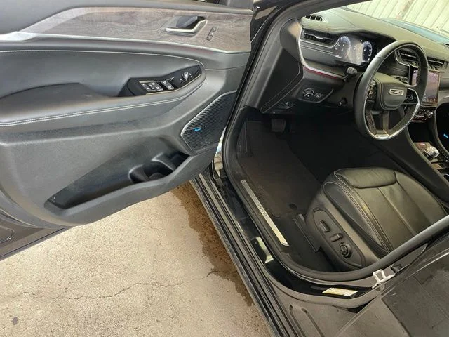 Used 2022 Black Jeep Overland image 19