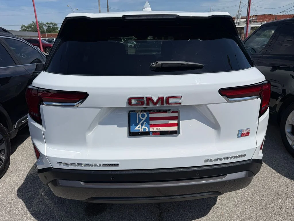 Used 2026 White GMC Elevation image 12