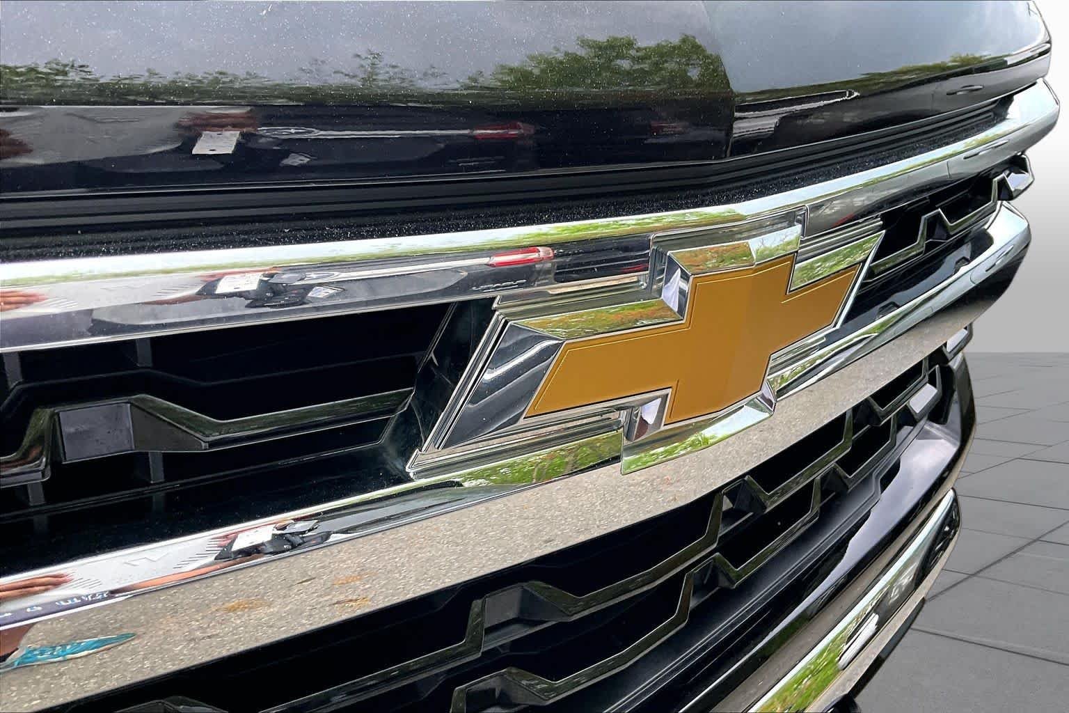 Used 2022 Black Chevrolet LT image 28