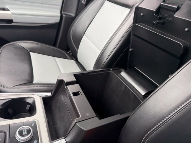 Used 2024 Black Metallic Ford XLT image 24