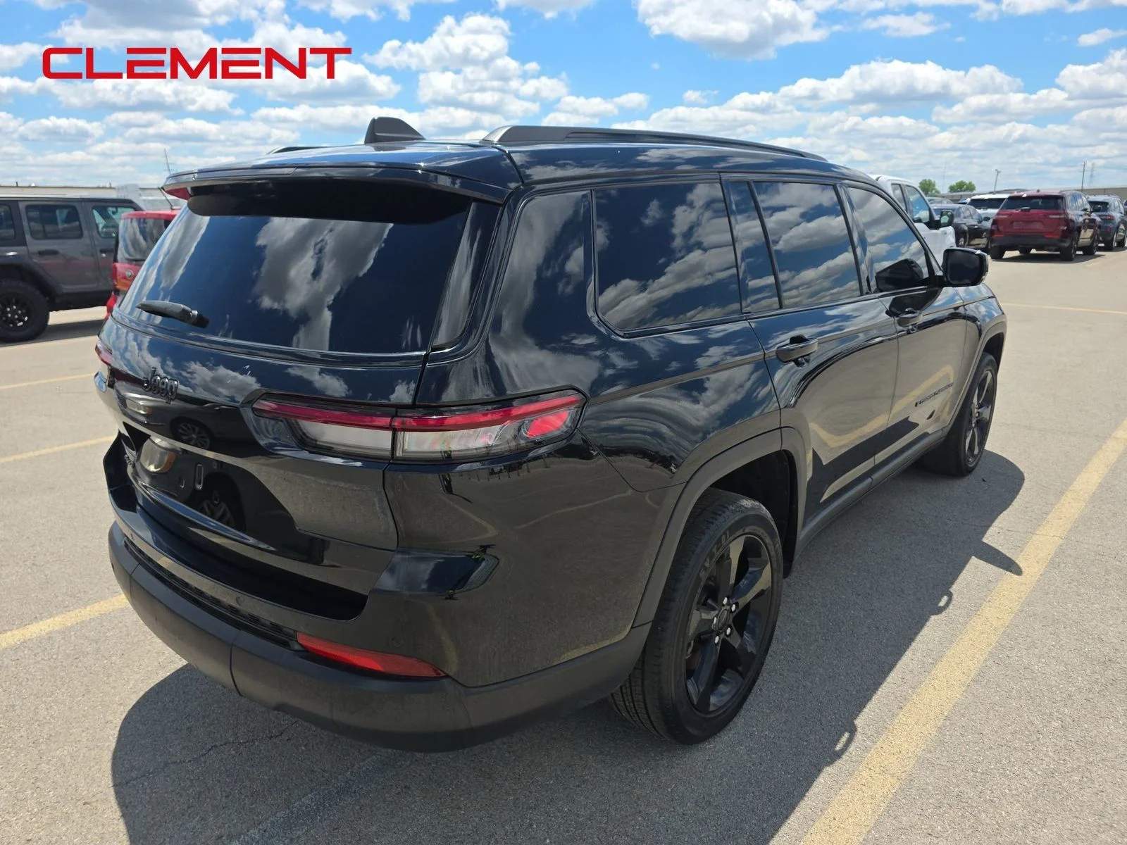 Used 2023 Black Jeep Altitude image 7