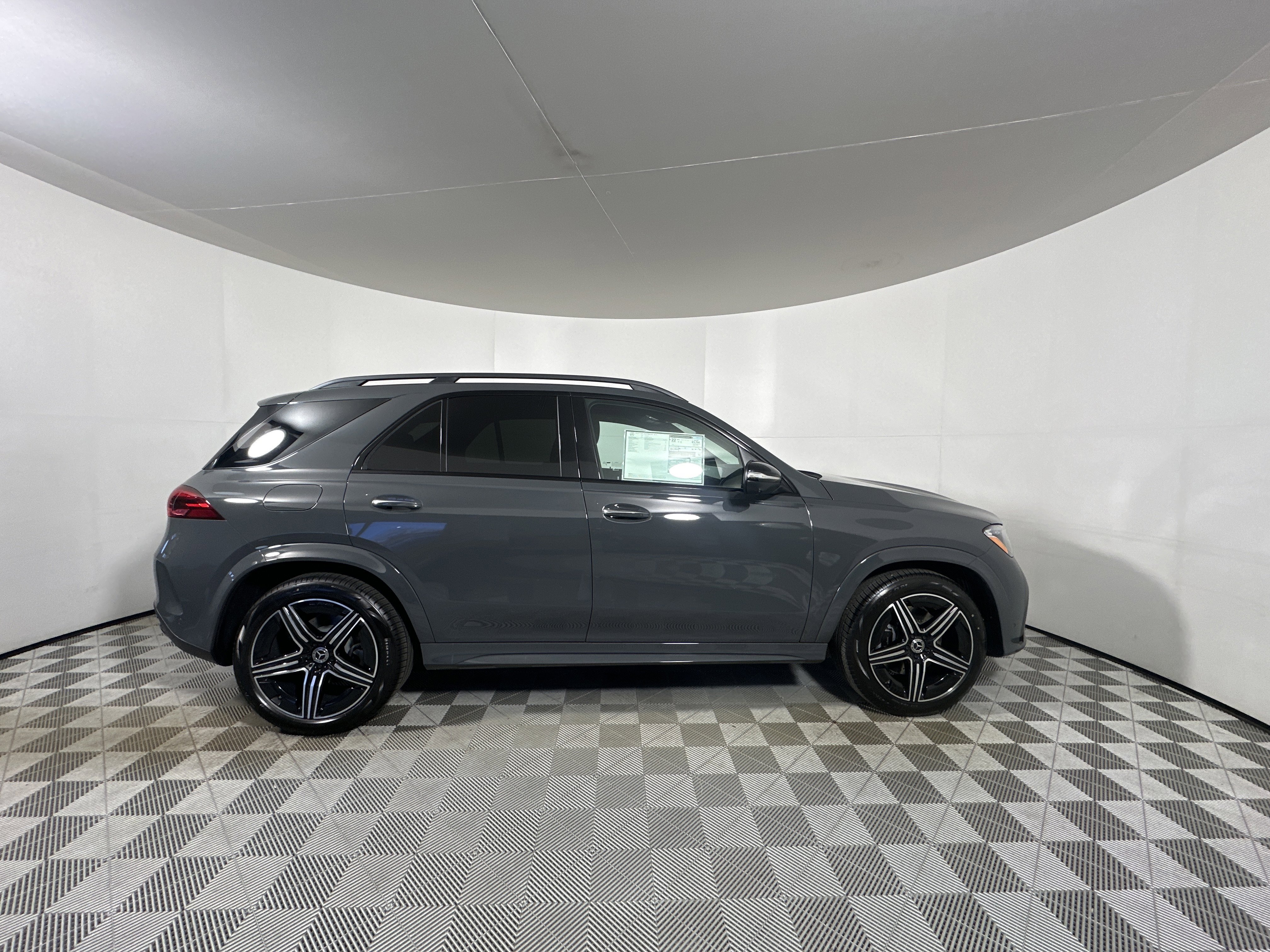 New 2026 MANUFAKTUR Silicon Grey Mercedes-Benz GLE 350 image 8