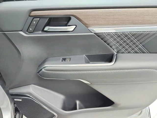 2026 GMC Acadia Denali - Photo 48