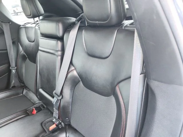 Used 2019 Crystal Metallic Jeep Trailhawk image 41