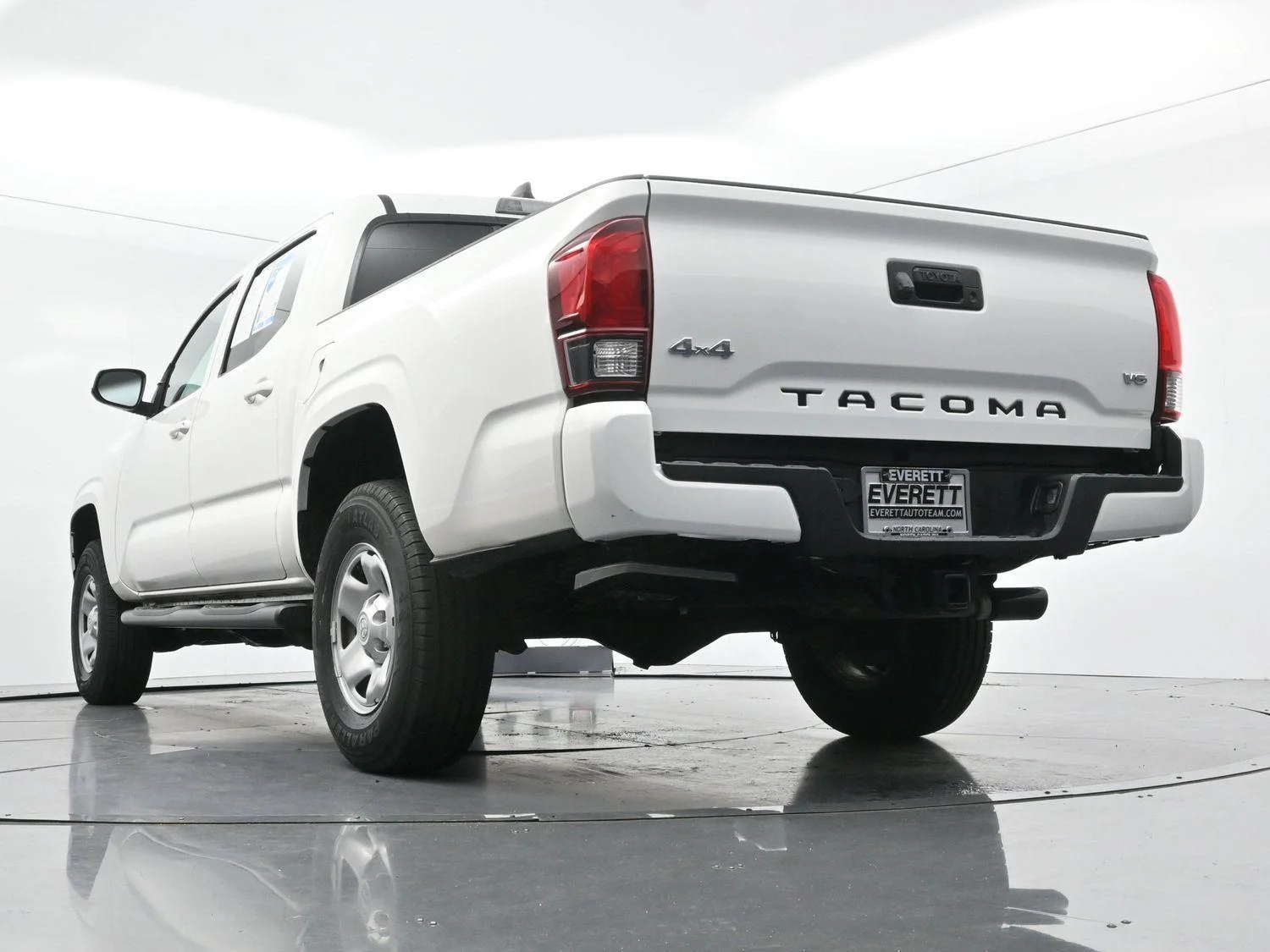 Used 2023 White Toyota SR image 43