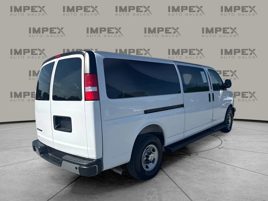 Used 2025 White Chevrolet LT image 5