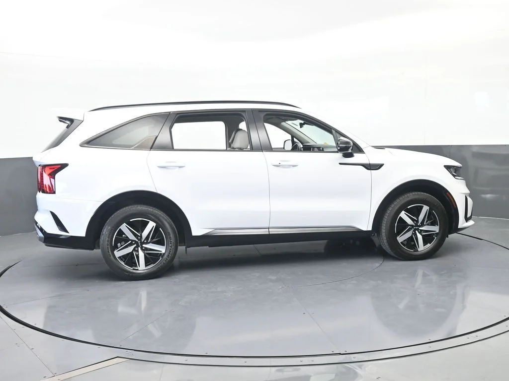 Used 2023 Glacial White Pearl Kia EX image 7