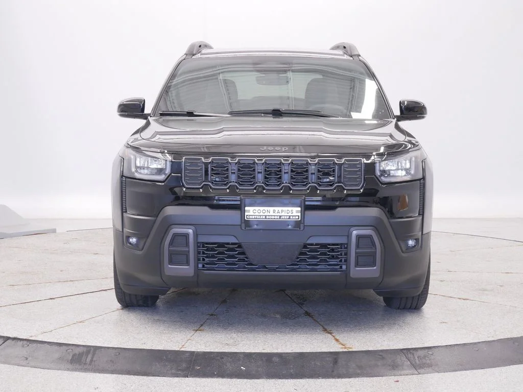 New 2026 Diamond Black Crystal Pearlcoat Jeep Limited image 9