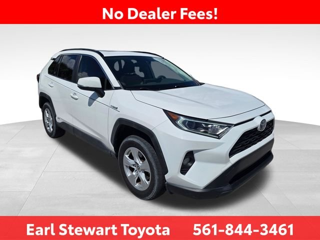 Used 2020 White Toyota XLE image 2