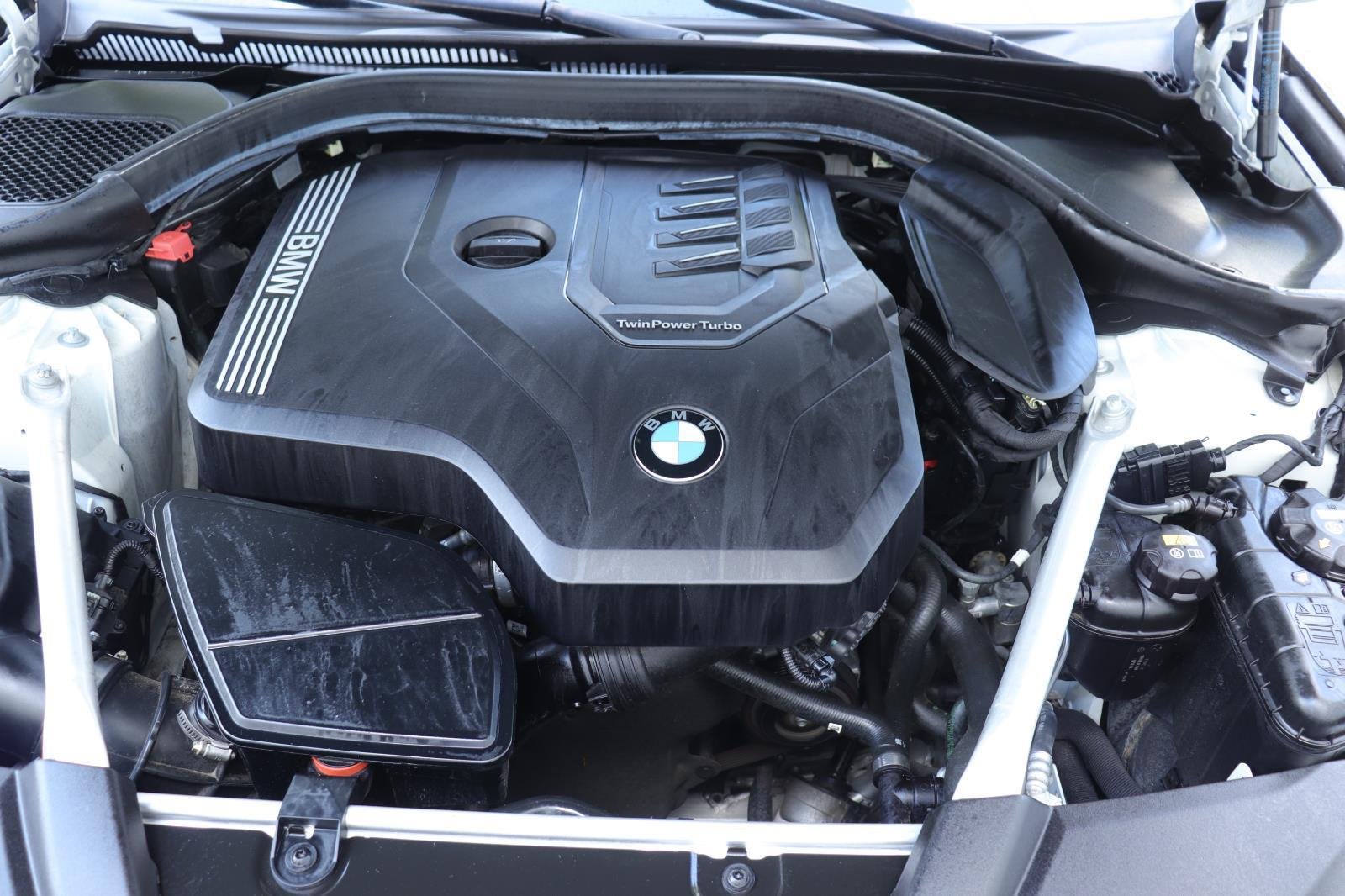 Used 2020 Alpine White BMW 530i image 36
