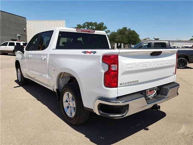 Used 2025 White Chevrolet LT w/1LT 4x4 Crew Cab 5.75 ft. box 147.4 in. WB image 3