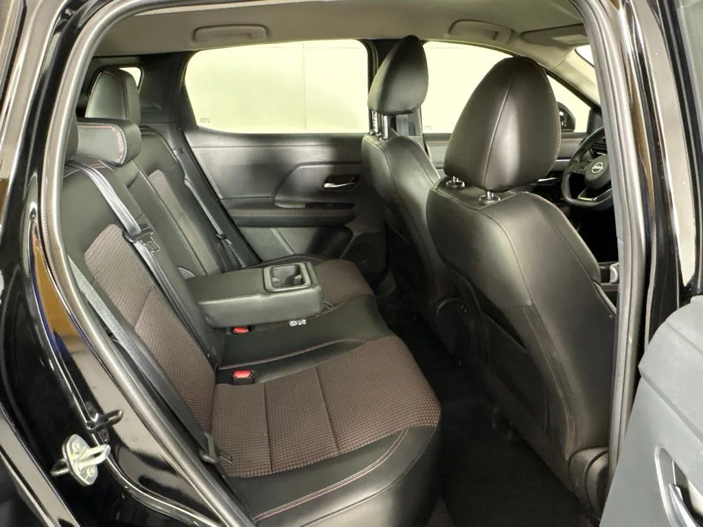 Used 2025 Black Nissan SR image 20