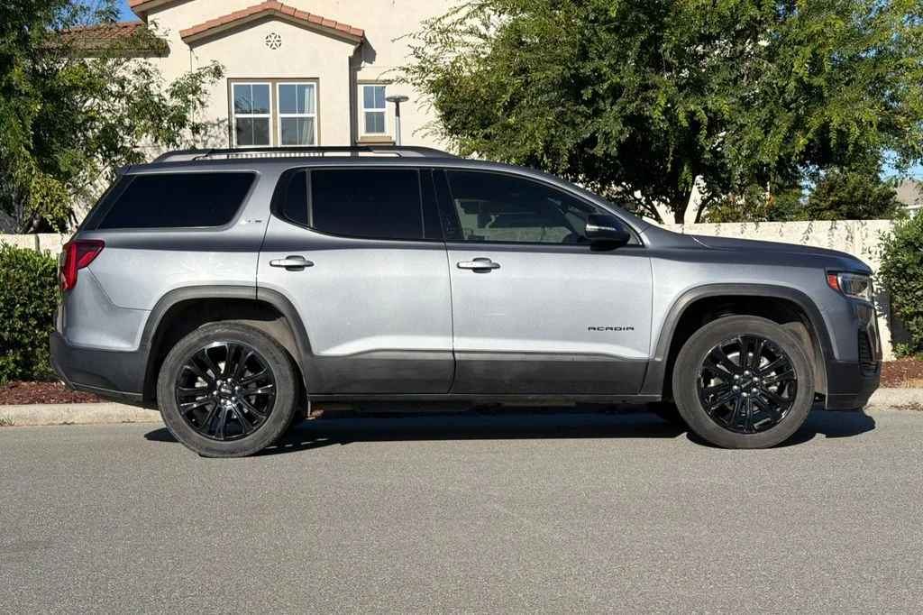 Used 2022 Satin Steel Metallic GMC SLE image 3