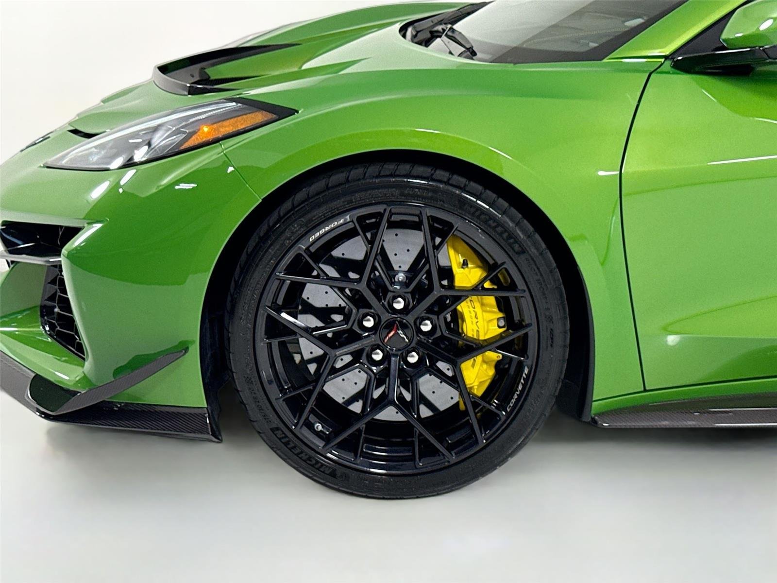 Used 2026 Roswell Green Metallic Chevrolet ZR1 | Carbon Fiber Aero Pkg | Front Lift | Carbon Flash Wheels image 50