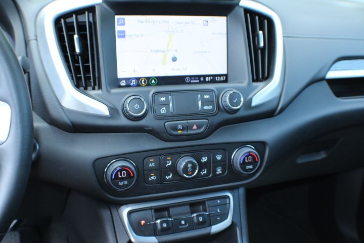 2024 GMC Terrain SLT - Photo 10