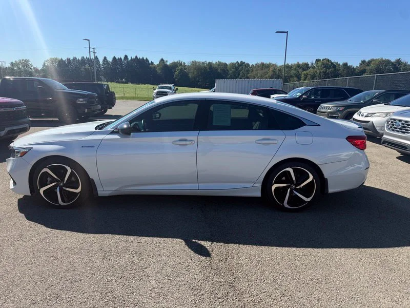 Used 2022  Honda Sport image 16