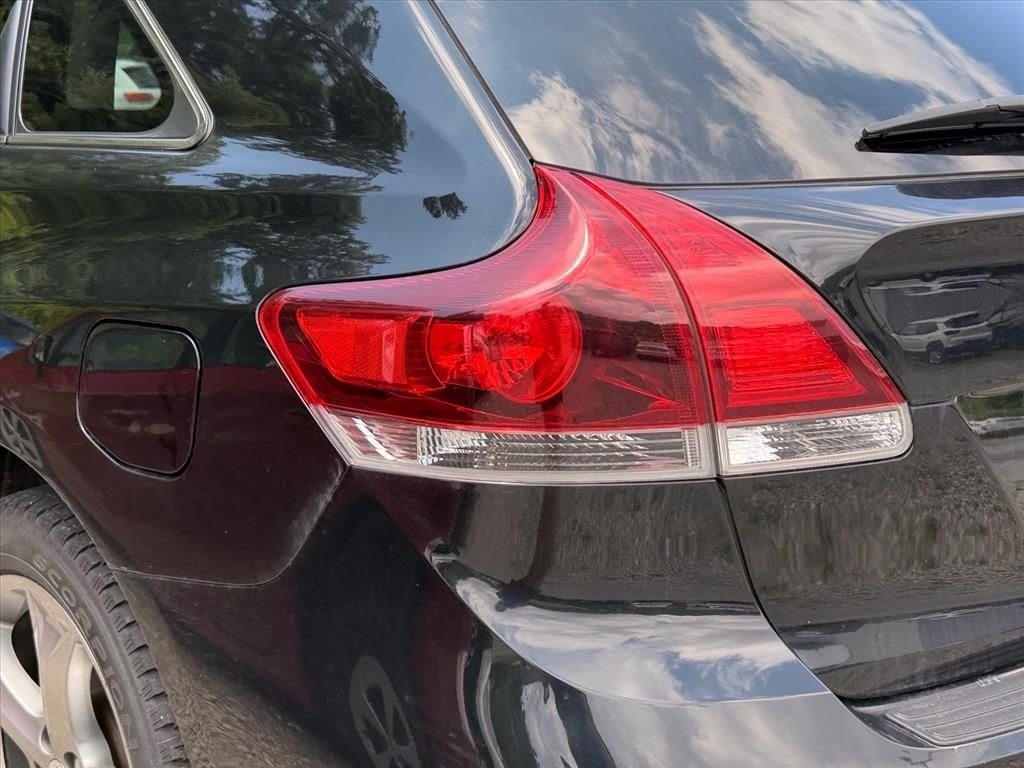 Used 2013 Black Toyota LE image 17