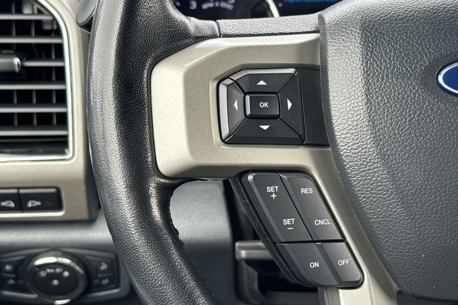 Used 2022 Gray Metallic Ford Lariat image 23