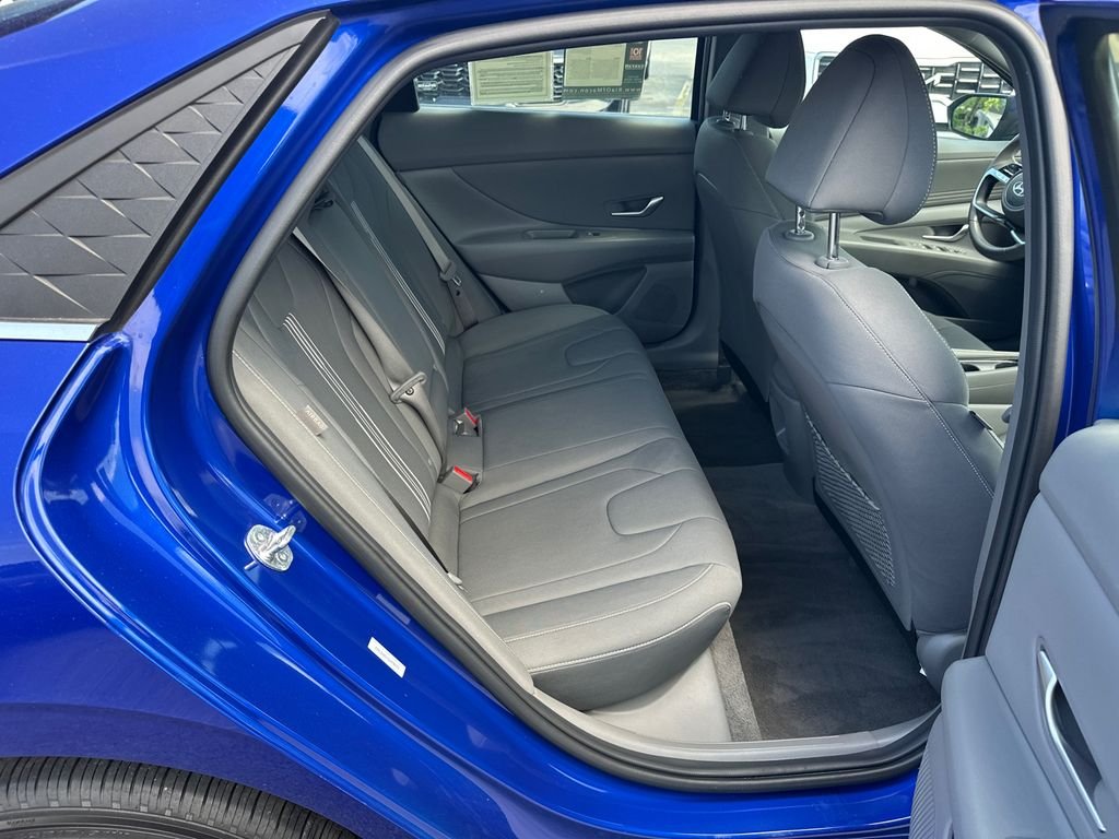 Used 2025 Blue Hyundai SEL Convenience image 15
