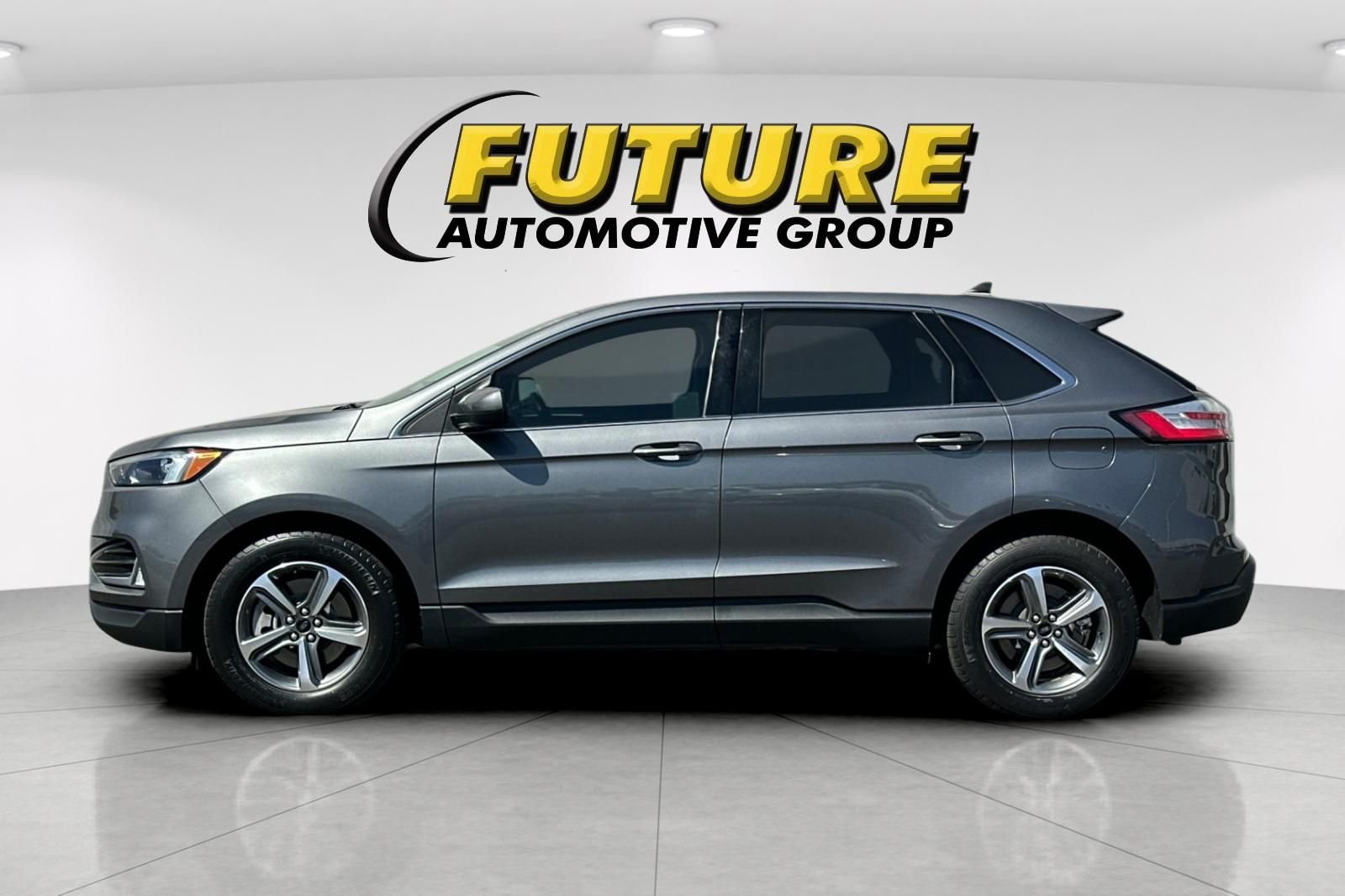 Used 2024 Gray Ford SEL image 6