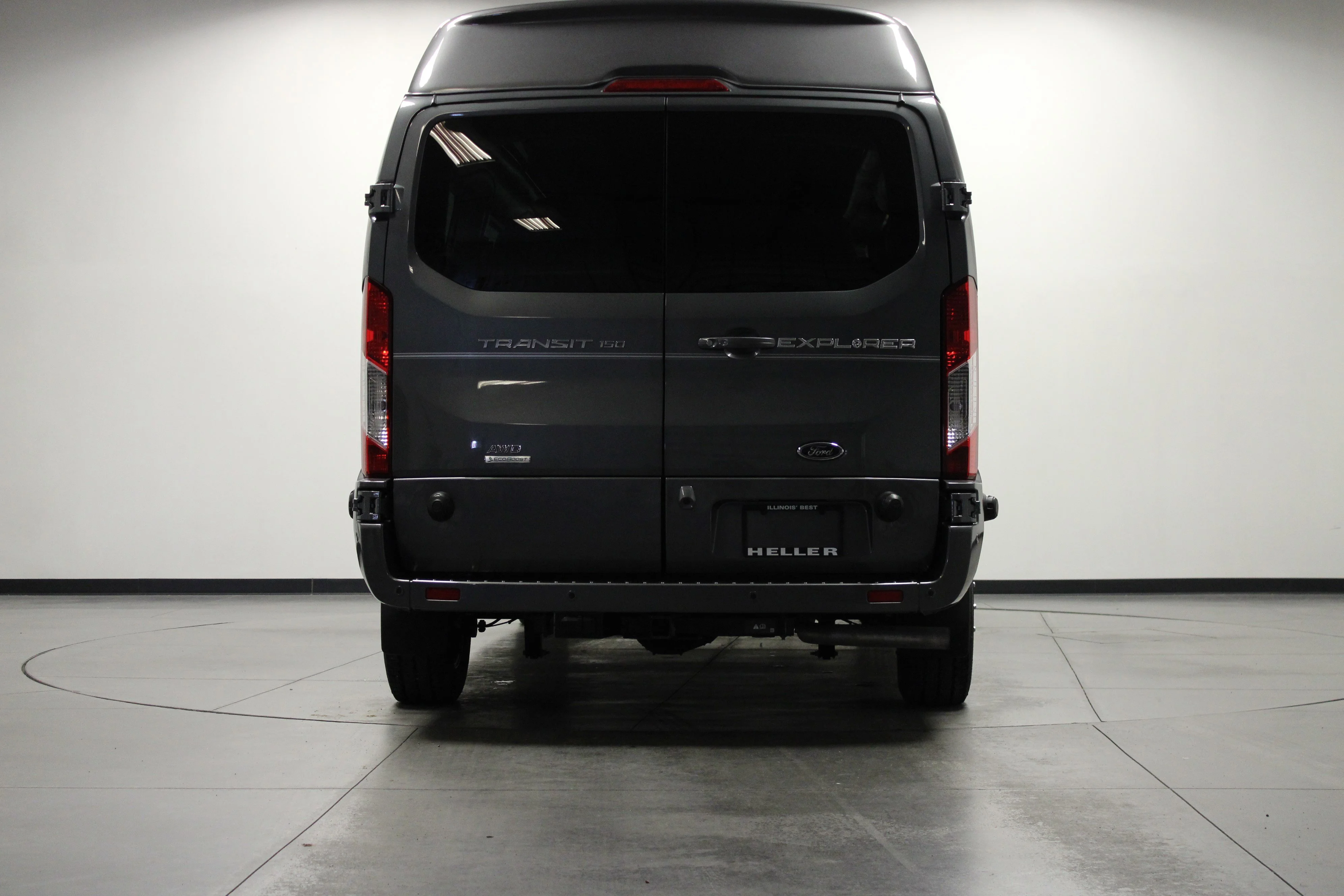 Used 2024 Carbonized Gray Metallic Ford  image 5
