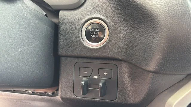 Used 2022 White Toyota SR5 image 28