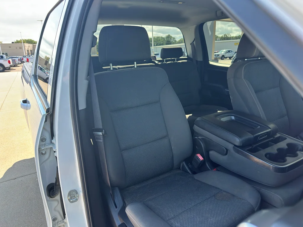 Used 2016 Summit White Chevrolet LT image 30