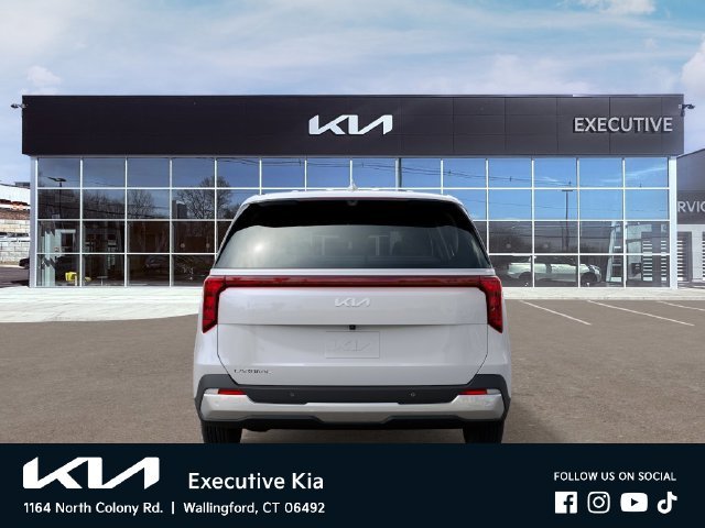 New 2027 White Kia LXS image 5