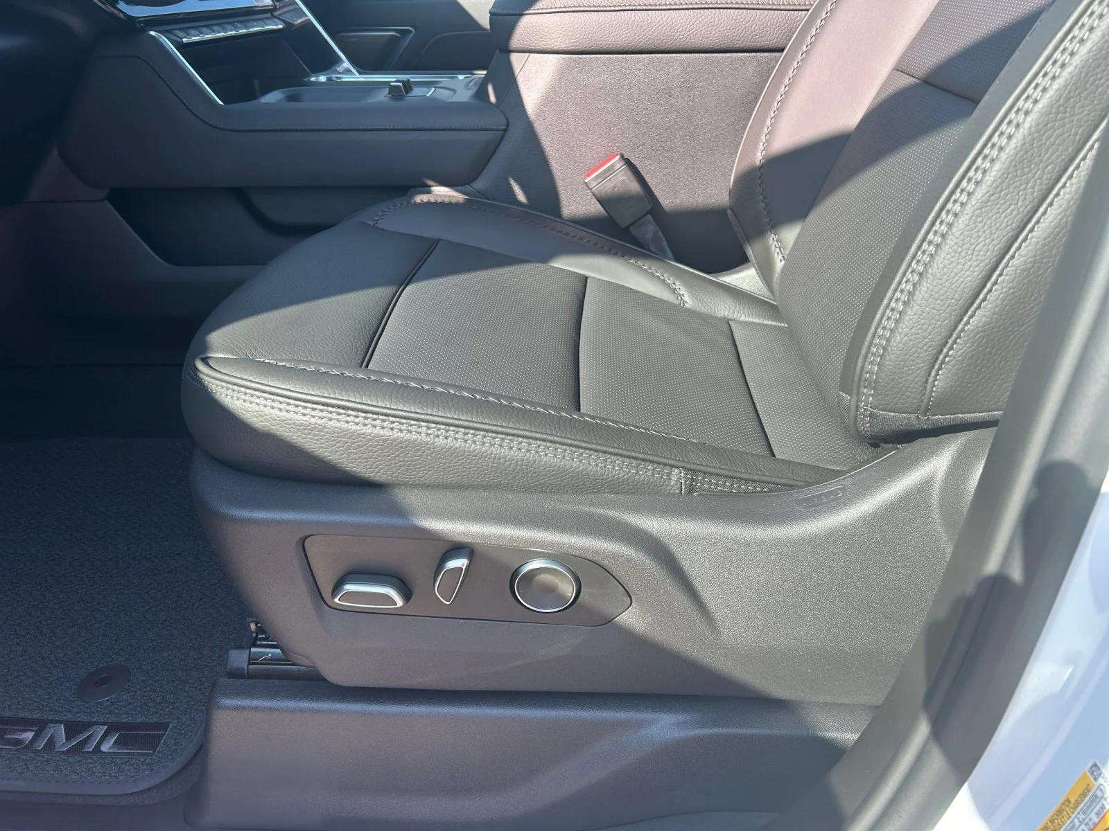 New 2026 Glacier White Tricoat GMC Denali image 15
