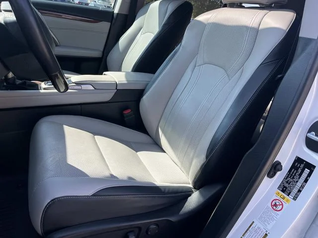 Used 2018 White Lexus 350L image 34