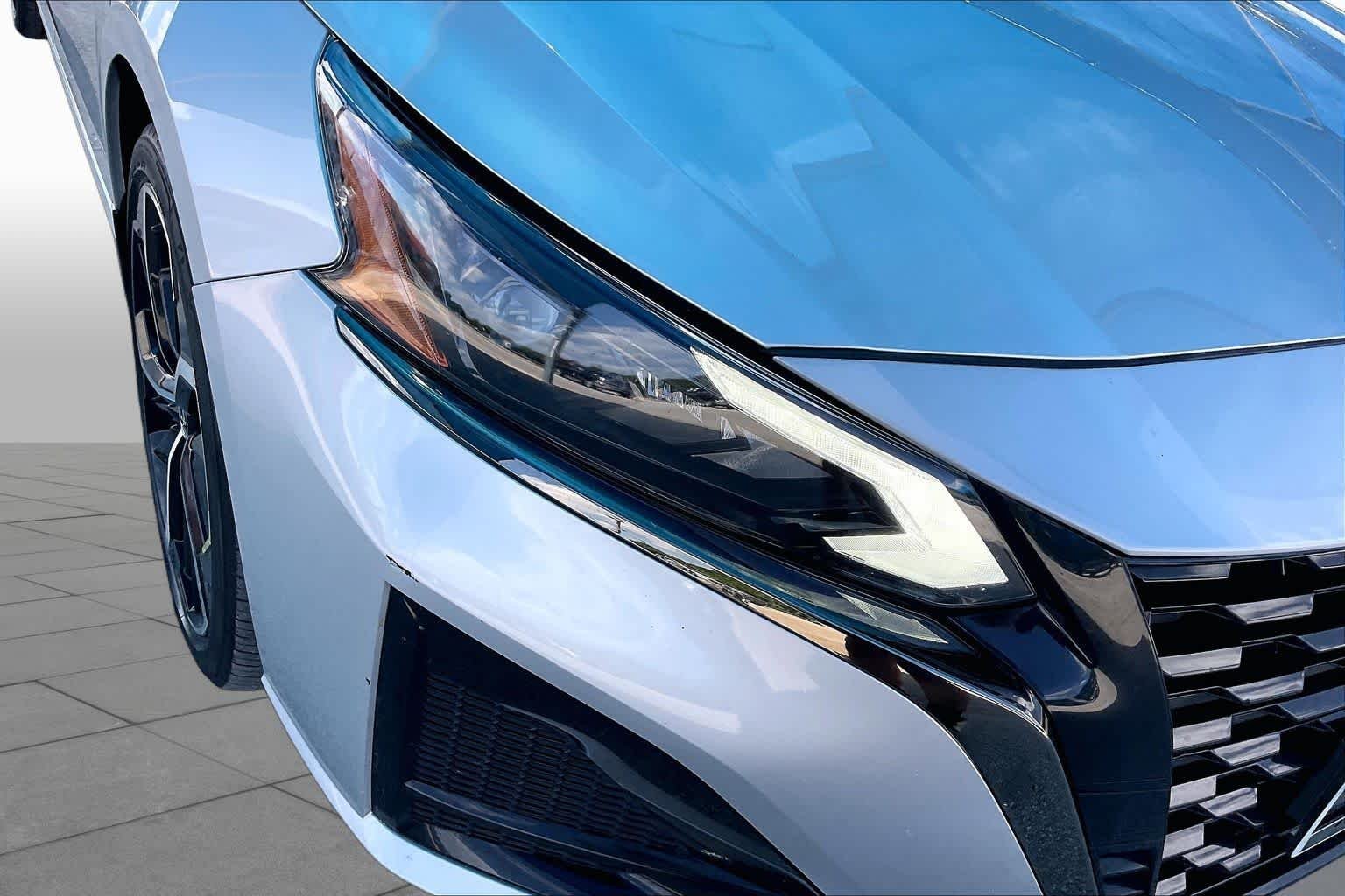 Used 2024 Brilliant Silver Metallic Nissan 2.5 SR image 26