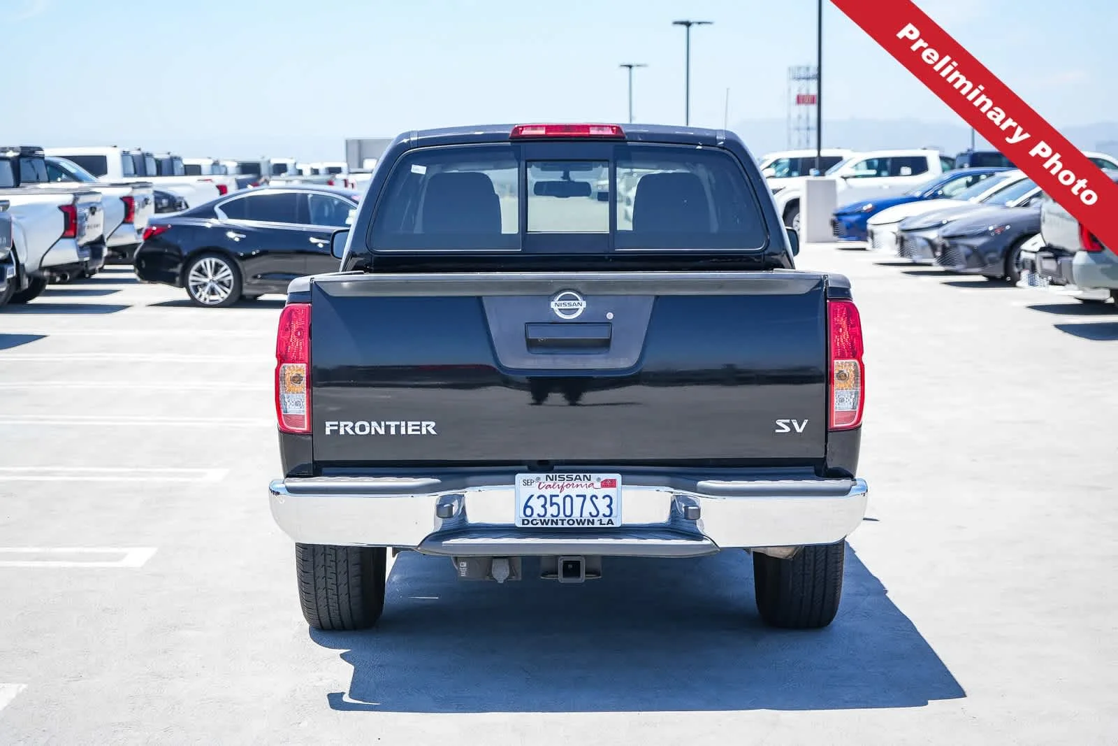 Used 2018 Magnetic Black Nissan SV V6 image 7