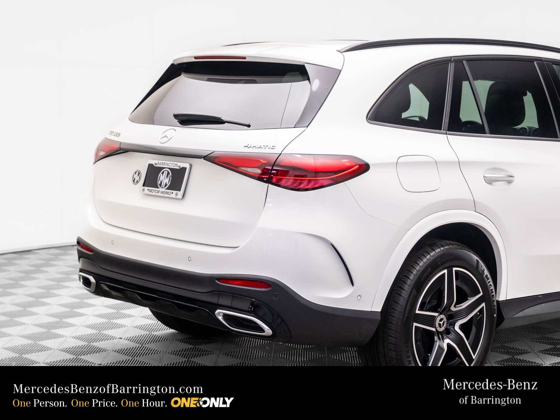 New 2026 Polar White Mercedes-Benz GLC 300 image 34