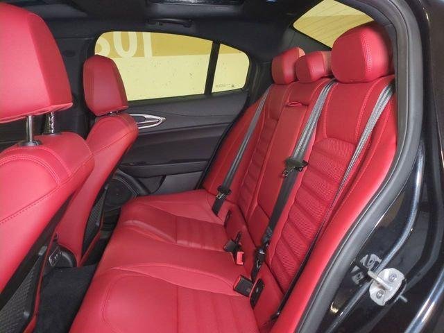 New 2025 Vulcano Black Metallic Exterior Paint Alfa Romeo  image 23