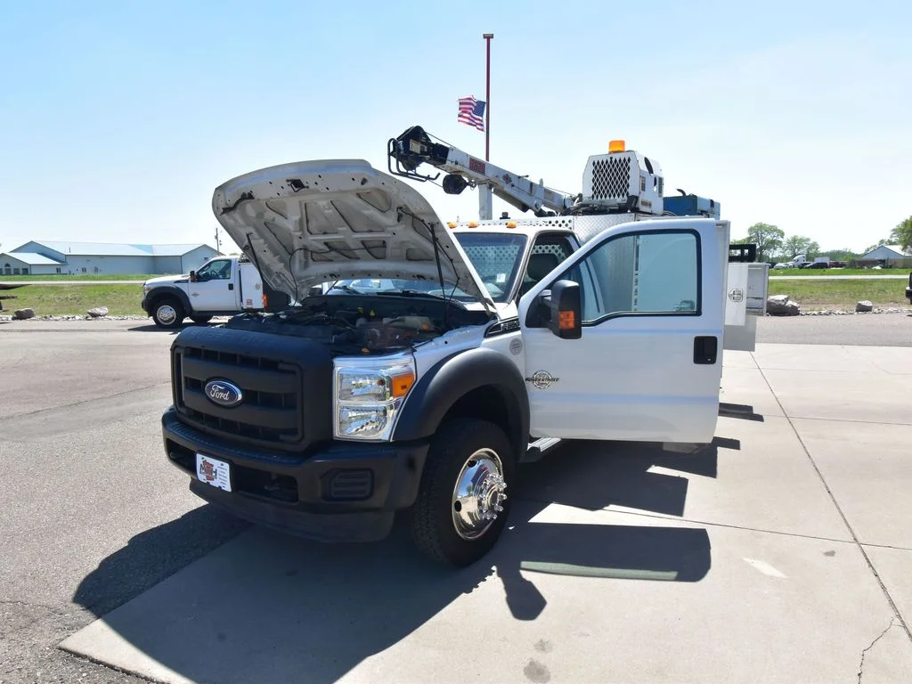 2014 Ford F-550 - Photo 15