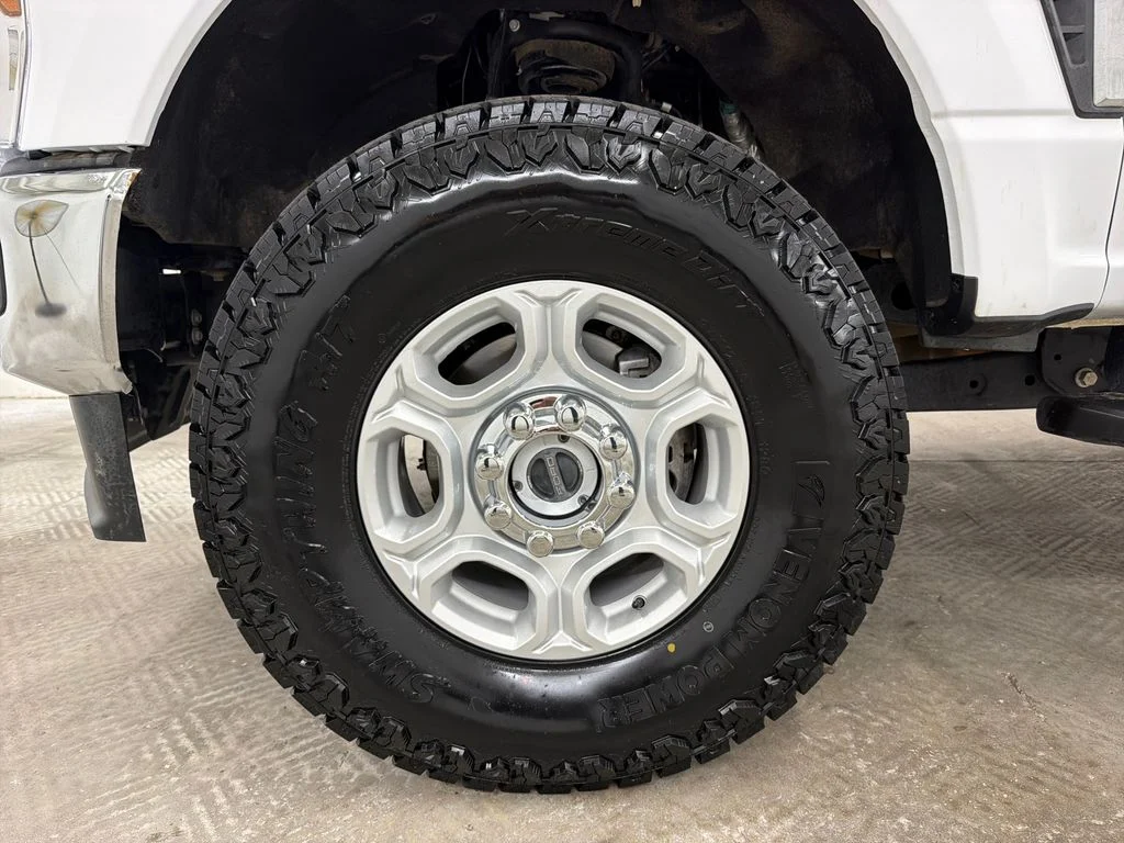 Used 2025 White Ford XLT image 11