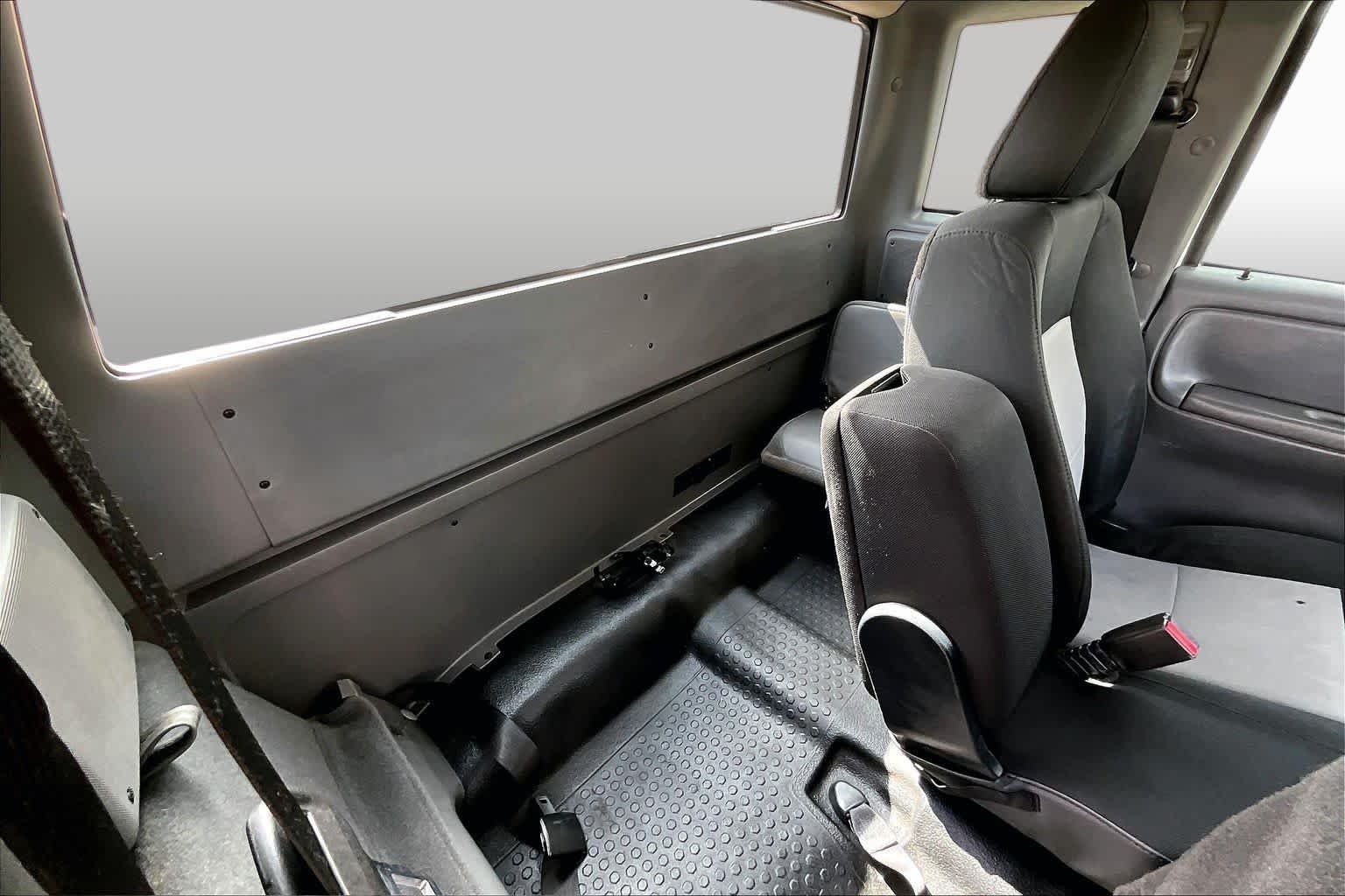 Used 2011 Oxford White Ford XL image 21