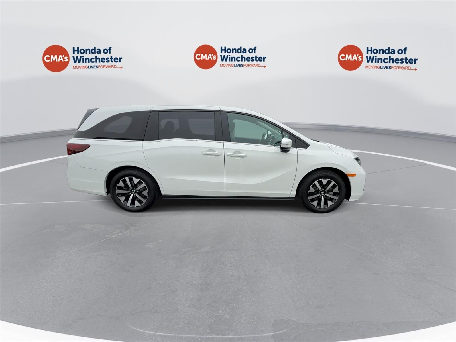 Used 2026 Platinum White Pearl Honda EX-L image 9