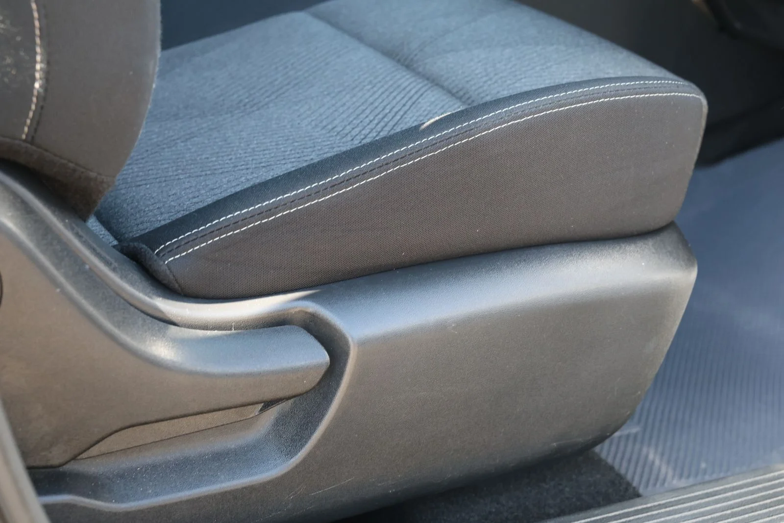 Used 2024 Gray Nissan SV image 30