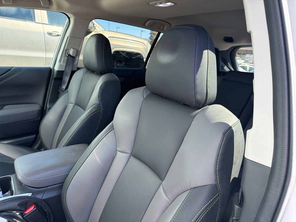 Used 2025 White Subaru Onyx Edition XT image 14