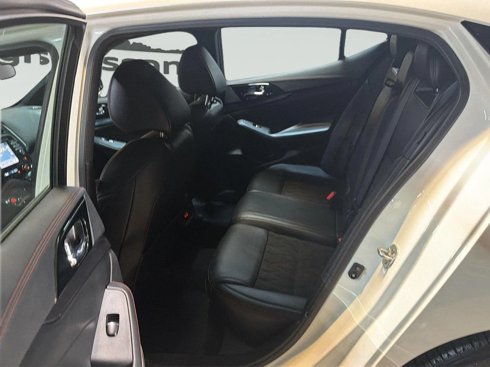 2022 Nissan Maxima SR - Photo 23