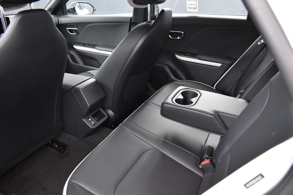 New 2026 Snow White Pearl Kia GT-Line image 18