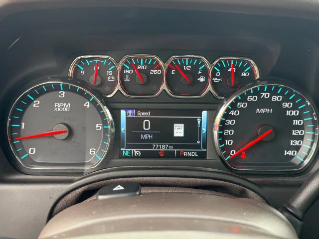 Used 2020 SUMMIT WHITE Chevrolet LT image 27