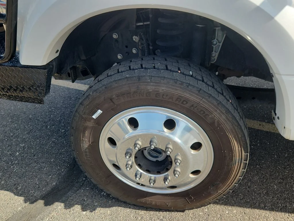 Used 2021 White Ford Platinum image 23