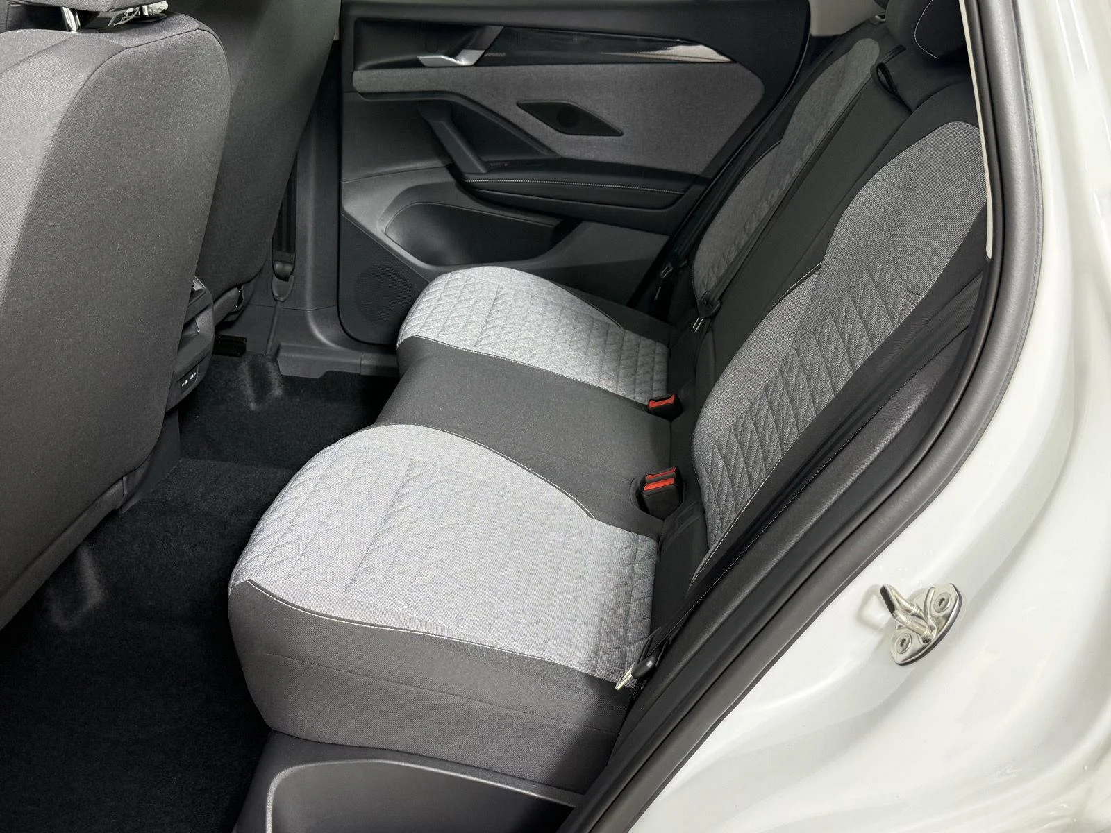 New 2026 Pure White Volkswagen S image 21