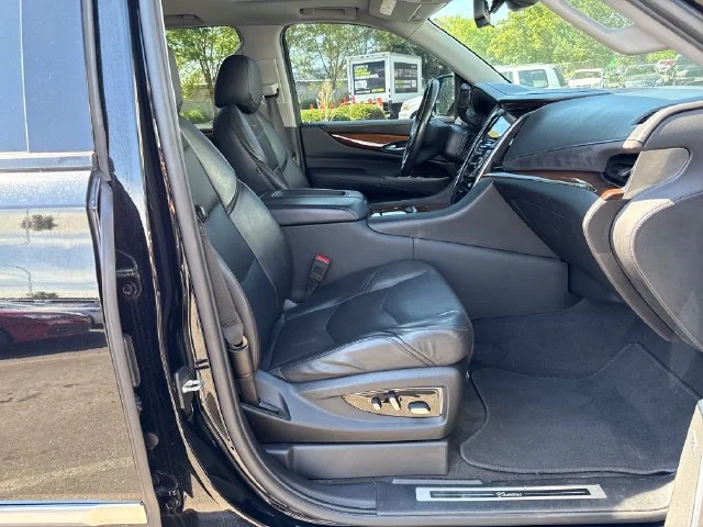 Used 2020 Black Raven Cadillac Luxury image 9