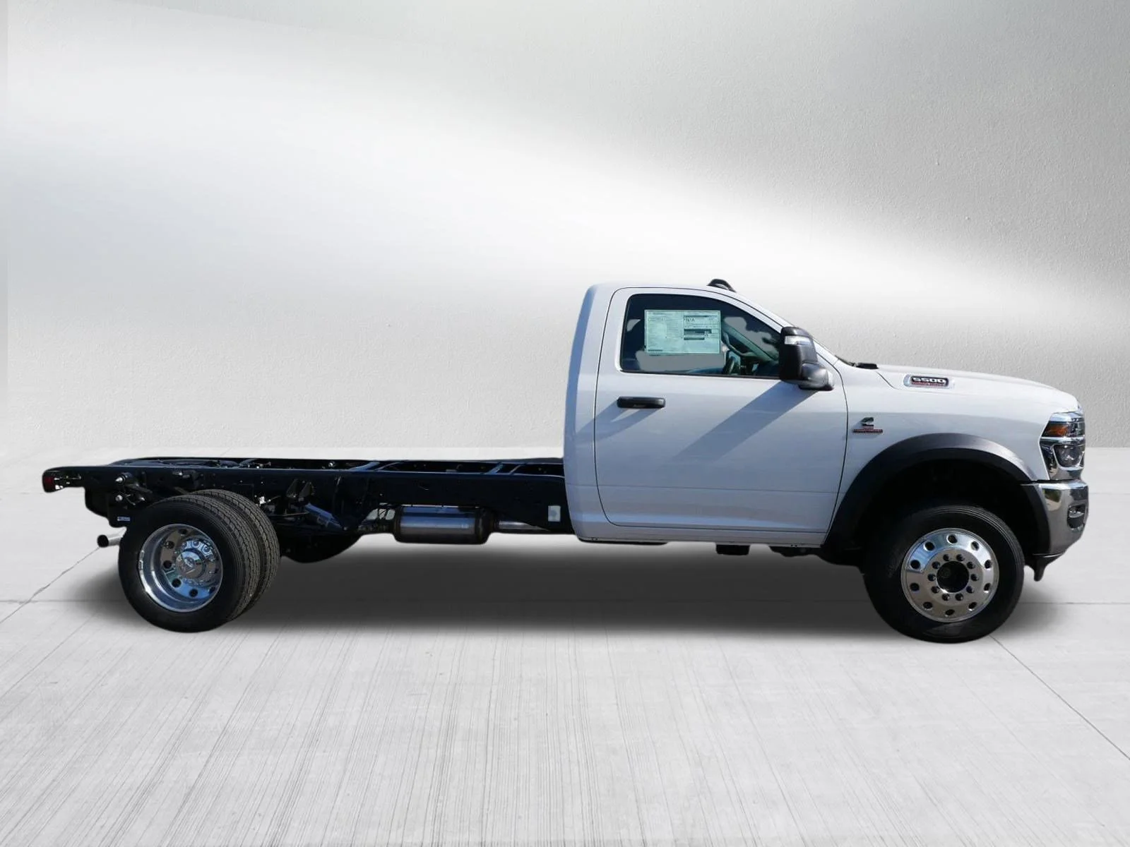 New 2026 Bright White Clear-Coat Exterior Paint RAM Tradesman image 8