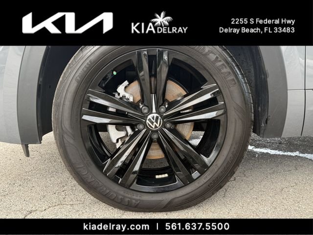 Used 2023 Gray Volkswagen 3.6L V6 SEL R-Line image 34