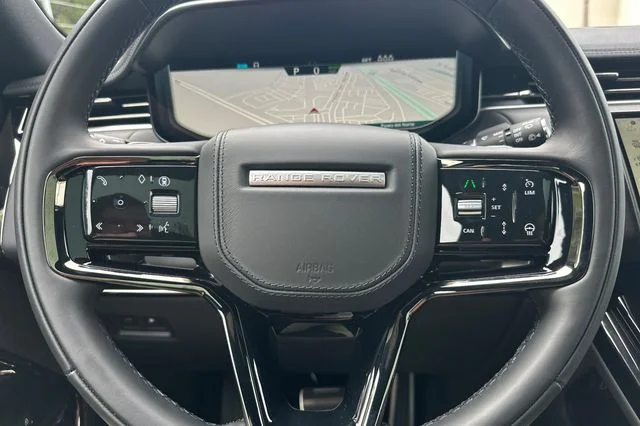 New 2026 Santorini Black Land Rover Dynamic SE image 22