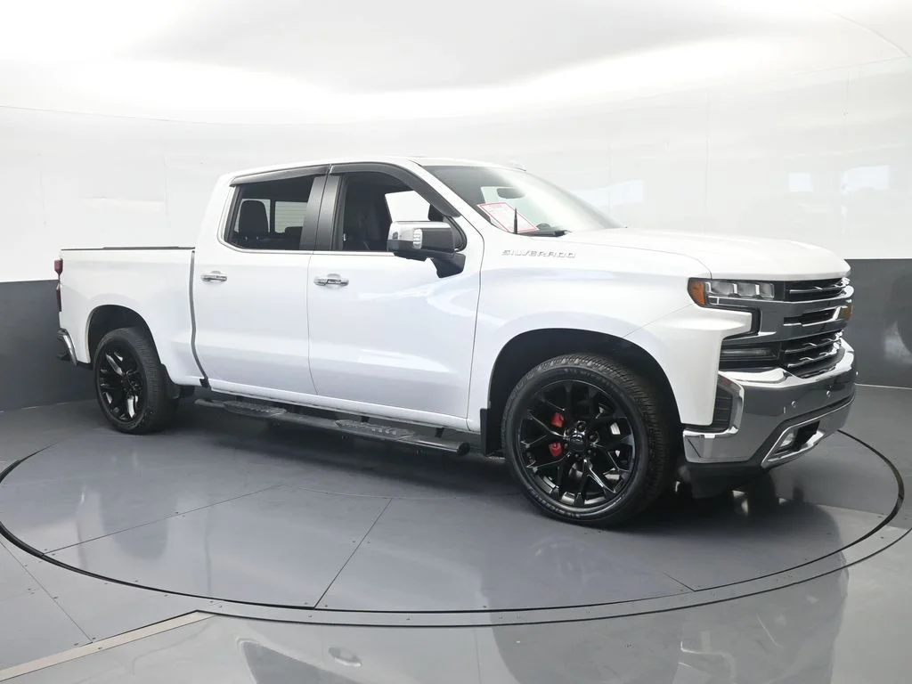 Used 2022 Iridescent Pearl Tricoat Chevrolet LTZ image 7